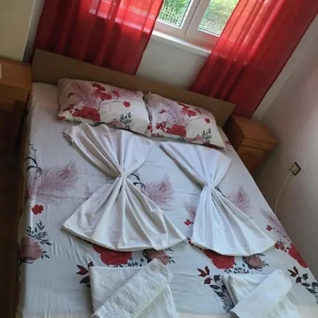 къща йорданови Къща за гости 3*