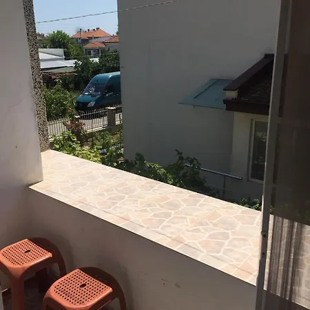 къща йорданови بيت ضيافة تشيرنوموريتس